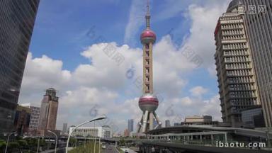 上海中国-2013年10月24日，上海东方明珠塔视频